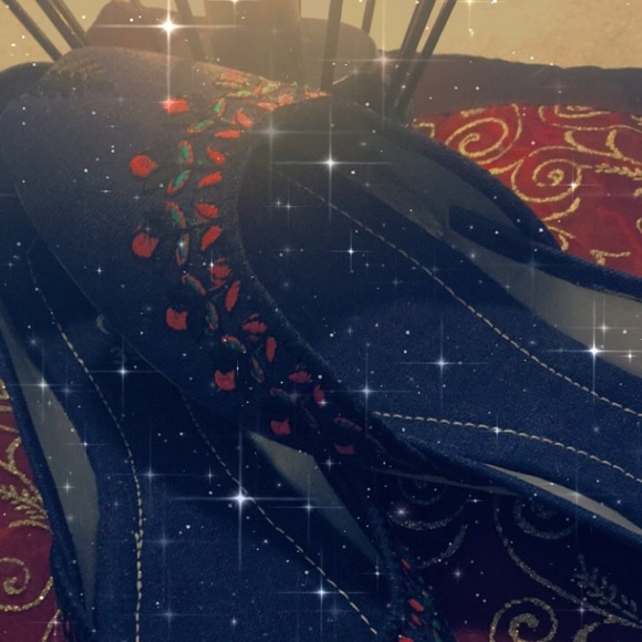 Handmade Denim rose embroidery flats shoes 8 jutti - Picture 8 of 12